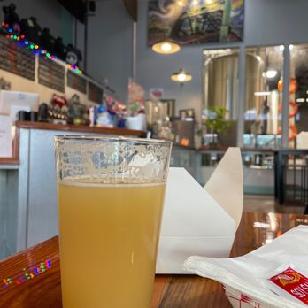 Alameda Brewing - Great beer, excellent food, couldn't have picked a better impromptu stop for a restroom break and lunch on my way through the Bay Area. - Breweries Near Me - Alameda, California