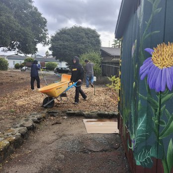 Havana Soliz Park - Volunteer crew hauling wood chips for mulching at Havana Soliz Park. - Parks Near Me - Seaside, California Havana Soliz Park - Volunteer crew hauling wood chips for mulching at Havana Soliz Park. - Parks Near Me - Seaside, California