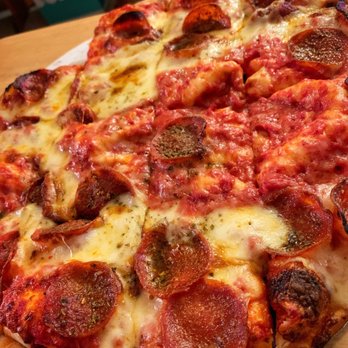 Doc's Dry Dock - Original 12" Crust with Original Sauce. Cheese and easy on the pepperoni. - Pizza Near Me - Pewaukee, Wisconsin