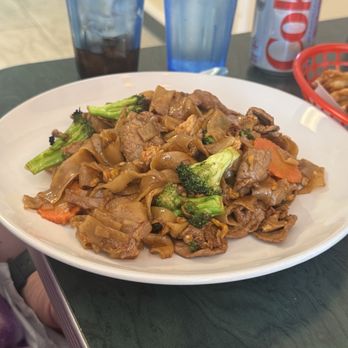 Baan Thai Cuisine - Pad see ew - Thai Near Me - Moore, Oklahoma