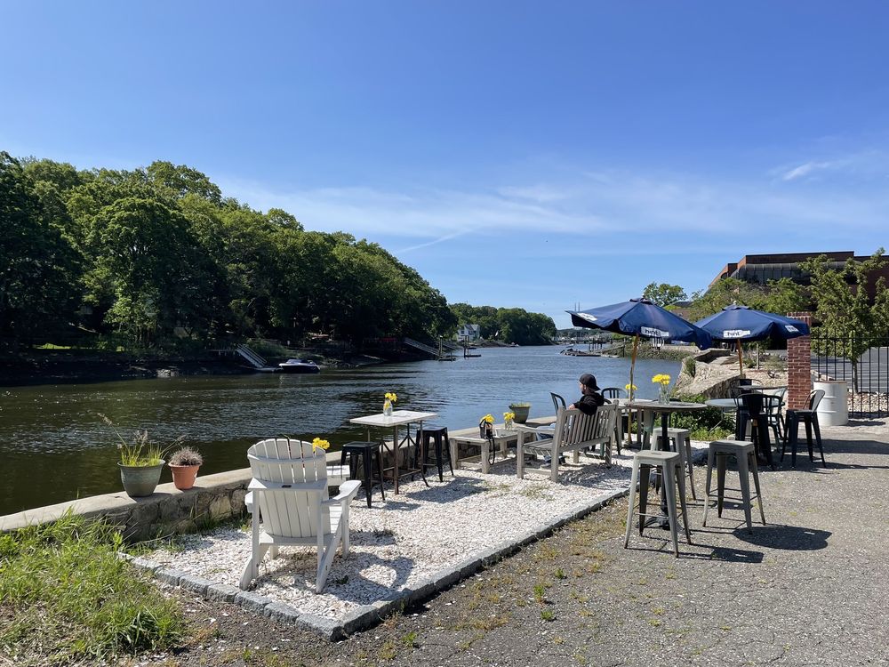 JR’S DELI AND GRILLE Updated October 2024 38 Photos & 36 Reviews