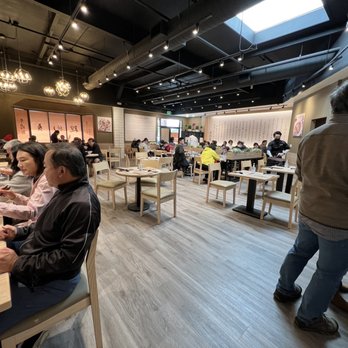 Duan’s Kitchen - Many open tables, waiting to be seated - Noodles Near Me - Cupertino, California