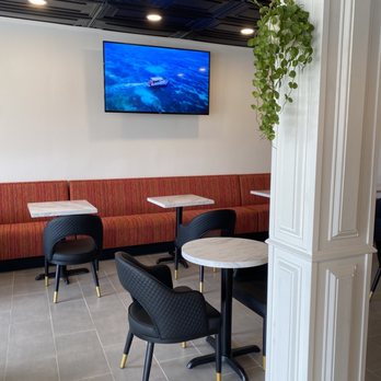 Daluca's Cafe - More seating and music/peaceful display for ambiance - Cafes Near Me - Dunellen, New Jersey
