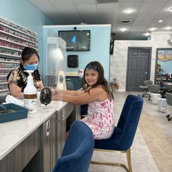 Essense Nails - My daughter getting a gel manicure