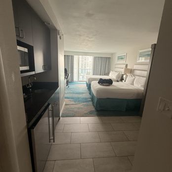 DoubleTree Resort by Hilton Hollywood Beach - Hotels Near Me - Hollywood, Florida