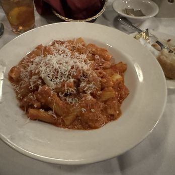 DiCicco's - Tortellone Alfredo Lunch - Italian Near Me - Denver, Colorado DiCicco's - Tortellone Alfredo Lunch - Italian Near Me - Denver, Colorado