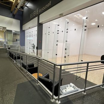 24 Hour Fitness - Paramus - Gyms Near Me - Paramus, New Jersey 24 Hour Fitness - Paramus - Gyms Near Me - Paramus, New Jersey