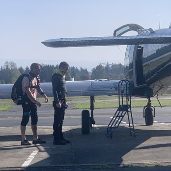 Pacific Northwest Skydiving Center - Getting ready to fly! - Skydiving Near Me - Mulino, Oregon