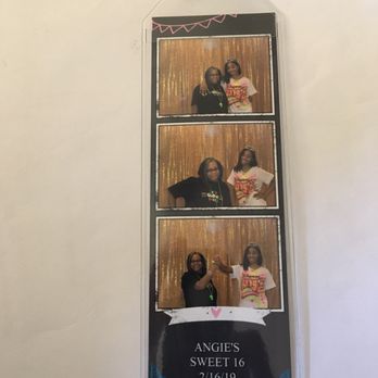 Unforgettable Amusements - I ordered bookmarks (not included) to keep photos as a memorable gift - Bounce House Rentals Near Me