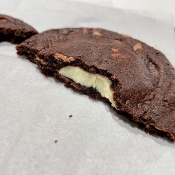 Van Stapele Koekmakerij - Cookie from Heaven - Desserts Near Me - Amsterdam, New Hampshire Van Stapele Koekmakerij - Cookie from Heaven - Desserts Near Me - Amsterdam, New Hampshire
