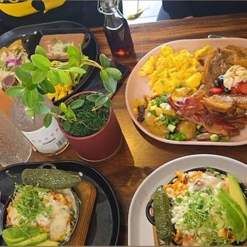 Gina's Kitchen +Catering - French toast, chorizo omelet, Spanish latte - Breakfast & Brunch Near Me - Rancho Cucamonga, California