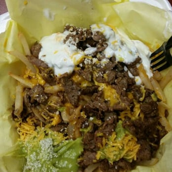 Valerie's Taco Stand - Do you see the pinch of guacamole in the corner? Yeah I had problems seeing it too. Same with sour cream. It is so stingy over there. - Mexican Near Me - Oceanside, California