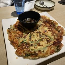 1. Haemul Pajeon (Seafood pancake) 1. Haemul Pajeon (Seafood pancake)