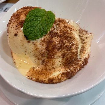 Baixamar - Mariscos e Petiscos - Petit gateau de caramel - Portuguese Near Me - Lisbon, 11 Baixamar - Mariscos e Petiscos - Petit gateau de caramel - Portuguese Near Me - Lisbon, 11