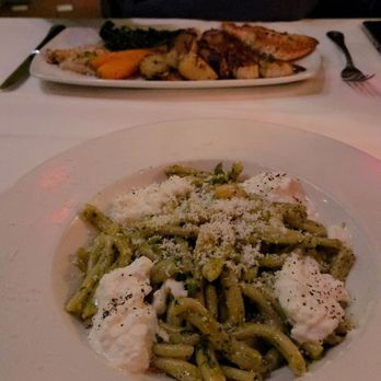 Il Fornaio - Pistachio pesto shrimp pasta - Italian Near Me - Manhattan Beach, California Il Fornaio - Pistachio pesto shrimp pasta - Italian Near Me - Manhattan Beach, California