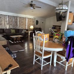 Pine Near RV Park - Kitchen and livingroom