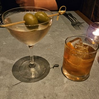The Barn Steakhouse - Dirty martini and old fashioned - American Near Me - Evanston, Illinois The Barn Steakhouse - Dirty martini and old fashioned - American Near Me - Evanston, Illinois