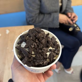 Scoops Ocean Beach - Cookies & cream - Ice Cream & Frozen Yogurt Near Me - San Diego, California Scoops Ocean Beach - Cookies & cream - Ice Cream & Frozen Yogurt Near Me - San Diego, California
