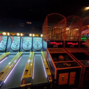 Coin-Op Gaslamp - Skeeball/hoops - Pizza Near Me - San Diego, California