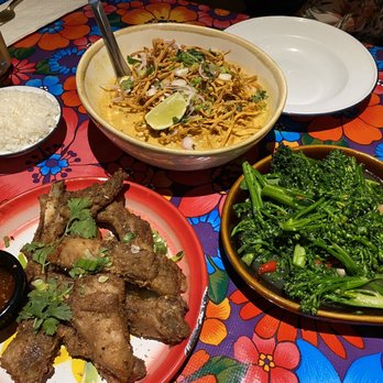 Wild Rose Northern Thai Eats - Pork ribs, stirred fried vegetables, curry noodles - Thai Near Me - Bend, Oregon