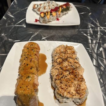Trapper's Sushi - I have *Samantha Roll and *Trump HALF Roll. My boyfriend got *Magnificent Roll and *New York Roll - Sushi Bars Near Me - Parkland, Washington