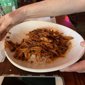 Llywelyn's Pub - Chicken curry - Irish Near Me - St. Charles, Missouri