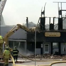 Cavalier Bar - Fire destroys Cavalier Bar 11 July 2018
