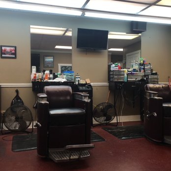 Hoosier Barber Shop - An excellent, hometown-style barber shop. - Barbers Near Me - Bloomington, Indiana Hoosier Barber Shop - An excellent, hometown-style barber shop. - Barbers Near Me - Bloomington, Indiana