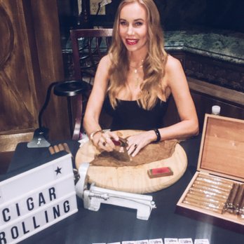 Cigar Master Roller-Las Vegas - Cigar rollers austin - Party & Event Planning Near Me - Las Vegas, Nevada Cigar Master Roller-Las Vegas - Cigar rollers austin - Party & Event Planning Near Me - Las Vegas, Nevada