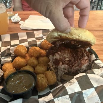 Hogan's Yard - Pulled Pork Sandwich - Breweries Near Me - Vero Beach, Florida