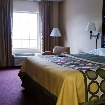 Super 8 by Wyndham Lamar - Hotels Near Me - Lamar, Missouri