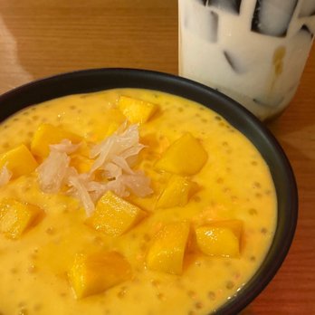 Kulu Desserts - Mango Pomelo and Black Sugar Milk with Grassjelly - Desserts Near Me - Elmhurst, New York Kulu Desserts - Mango Pomelo and Black Sugar Milk with Grassjelly - Desserts Near Me - Elmhurst, New York