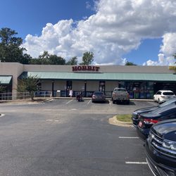 Hobbit American Grill - Exterior
