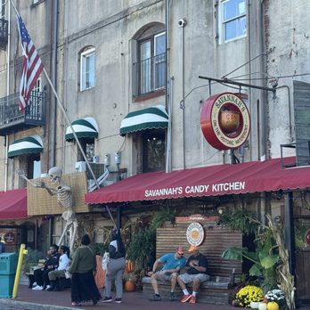 Savannah’s Candy Kitchen - River Street - Takes up 3 store fronts! - Candy Stores Near Me - Savannah, Georgia