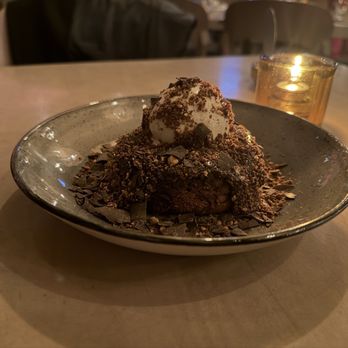 LÝRA - Dark chocolate dessert - VERY GOOD! - Greek Near Me - Chicago, Illinois LÝRA - Dark chocolate dessert - VERY GOOD! - Greek Near Me - Chicago, Illinois
