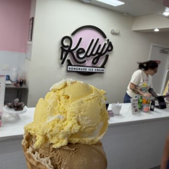 Kelly's Homemade Ice Cream - Coffee and orange creamsicle in a waffle cone - Ice Cream & Frozen Yogurt Near Me - Orlando, Florida