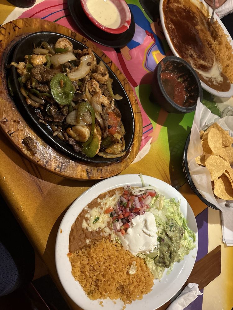 La Fiesta Mexican Logo