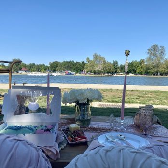 Picnic Del Amor - Picnic with a view - Party & Event Planning Near Me Picnic Del Amor - Picnic with a view - Party & Event Planning Near Me