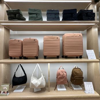 Away - 9/22/24 - Luggage Near Me - Seattle, Washington