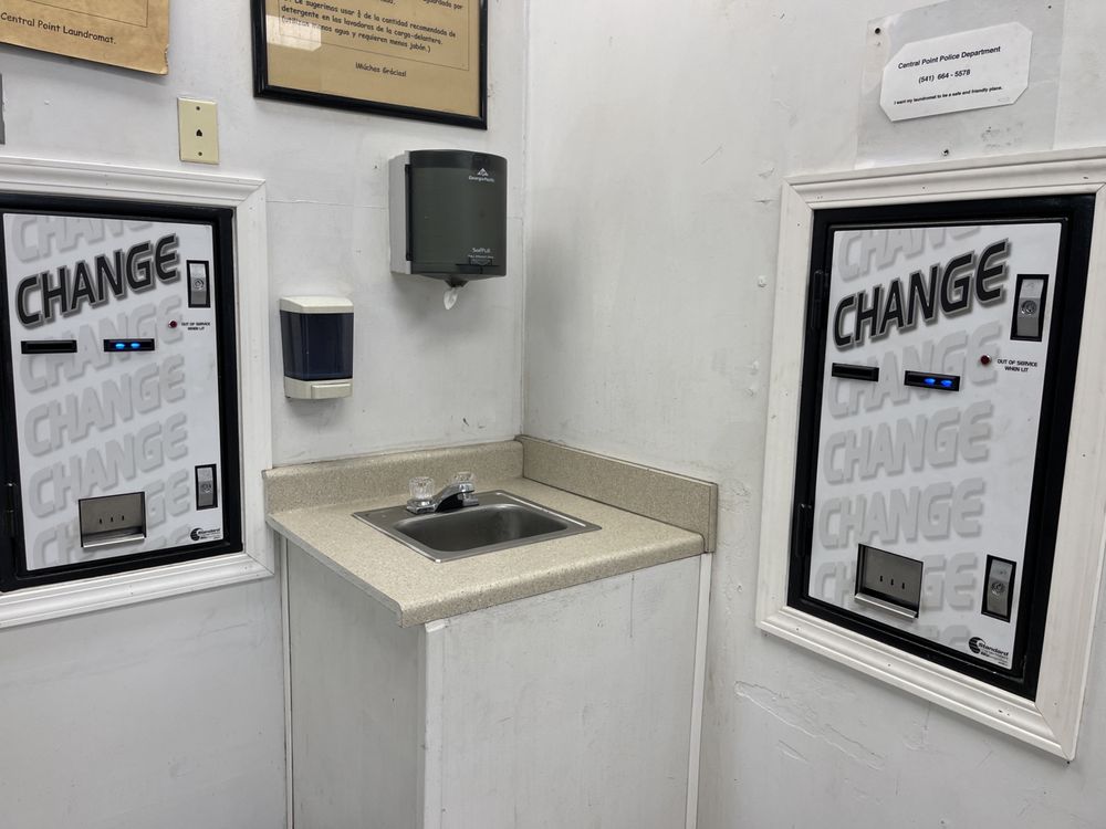 CENTRAL POINT LAUNDROMAT Updated August 2024 11 Photos 507 S
