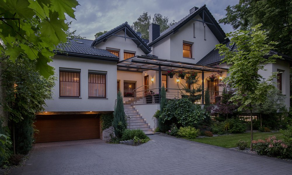 Slide of Extra Mile Roofing