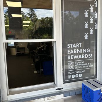 Dutch Bros Coffee - Walk up window - Juice Bars & Smoothies Near Me - Martinez, California