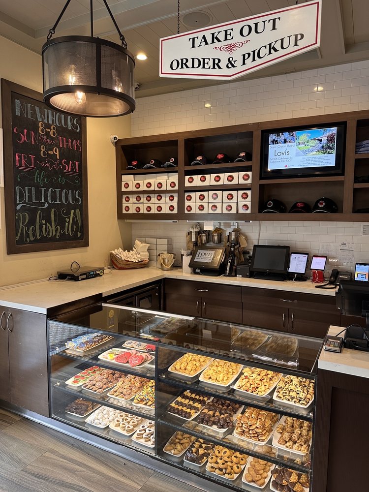 Lovi's Delicatessen