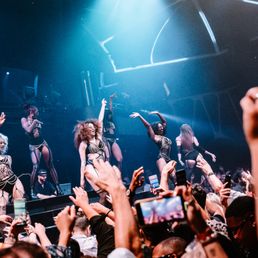 Is there a dress code to enter for men & women? If so what's the dress code? — Hakkasan Nightclub