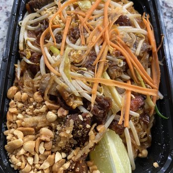 Ruuthai's Kitchen - Pad Thai with duck - Thai Near Me - Bridgeport, Connecticut