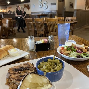 Strikers Steakhouse - 8.99+1.99$ Lunch. Great for the price. And great service - Steakhouses Near Me - Lawrenceburg, Tennessee Strikers Steakhouse - 8.99+1.99$ Lunch. Great for the price. And great service - Steakhouses Near Me - Lawrenceburg, Tennessee