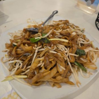 Sam Woo Cafe - Supreme Soy Sauce Chow Fun - Desserts Near Me - Artesia, California