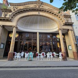 The Cosy Club - Front view