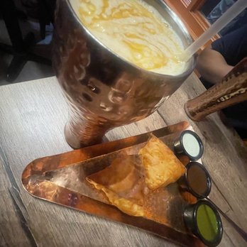 Cafe Maharani - Veggie Samosa and  Mango Lassi - Indian Near Me - Honolulu, Hawaii