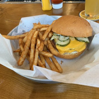Big Grove Brewpub - Solon - BIg Grove Burger w/ Beyond Burger patty - New American Near Me - Solon, Iowa Big Grove Brewpub - Solon - BIg Grove Burger w/ Beyond Burger patty - New American Near Me - Solon, Iowa